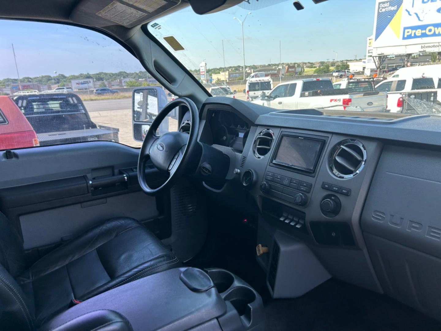 2011 White Ford F-650 Crew Cab 2WD DRW (3FRNW6FG2BV) with an 6.7L L6 DIESEL engine, located at 1687 Business 35 S, New Braunfels, TX, 78130, (830) 625-7159, 29.655487, -98.051491 - Photo#3